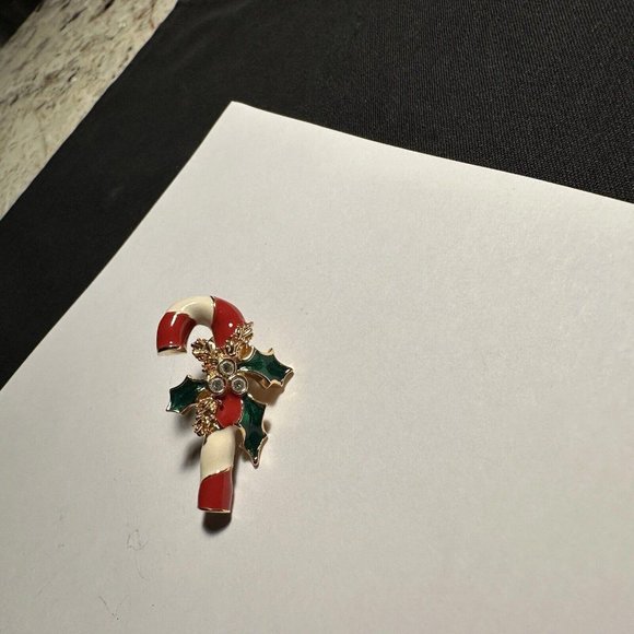 Avon Tack Lapel Pin Gold Tone Enamel Candy Cane Rhinestone Christmas Holiday - Picture 4 of 6